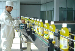 果汁滾筒流水線如何貫徹實(shí)施機(jī)械保養(yǎng)制度