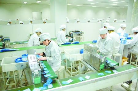 醫(yī)藥龍骨鏈輸送機結構和應用